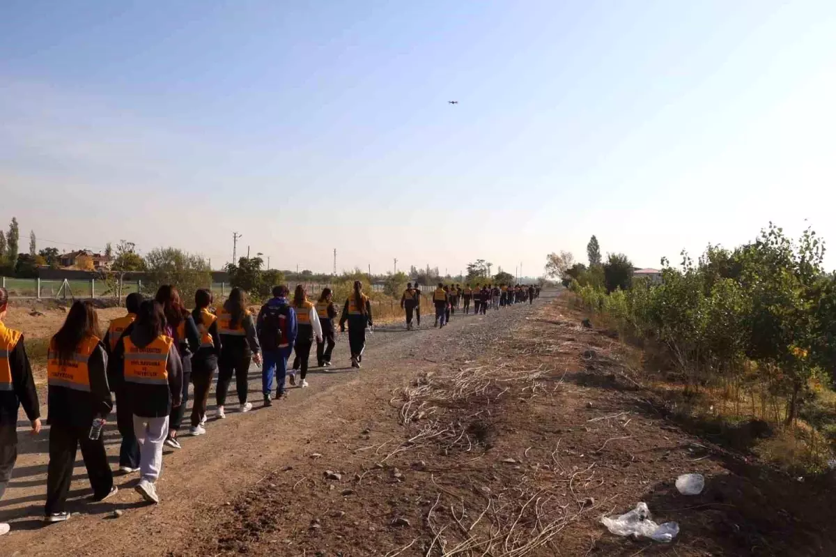 Iğdır'da Alzheimer Hastası Emekli Öğretmen İçin Arama Kurtarma Çalışmaları Genişletildi