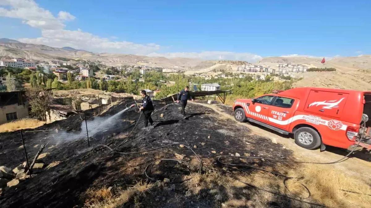 Malatya'da Kuru Ot Yangını Kontrol Altına Alındı