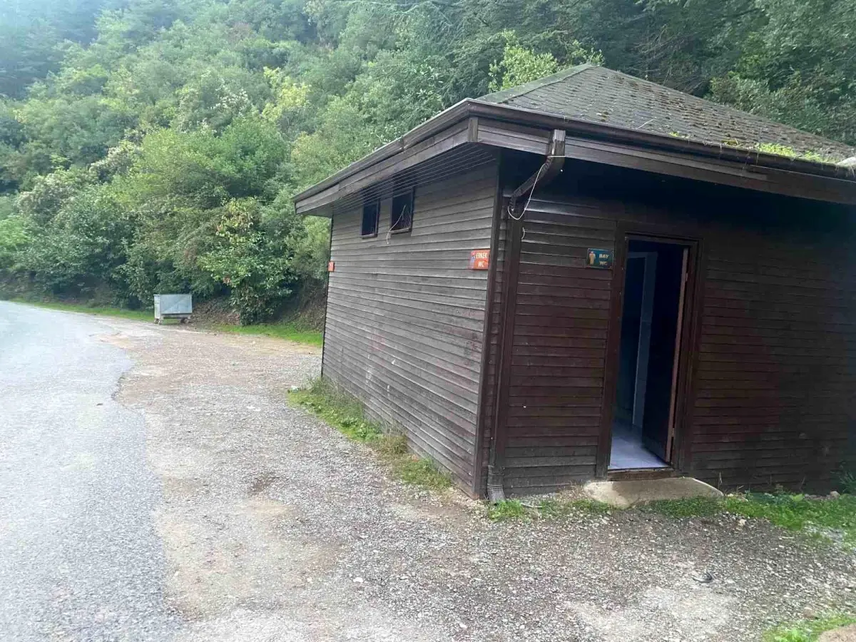 Kocaeli'nde Mesire Alanındaki Şadırvan Tahrip Edildi