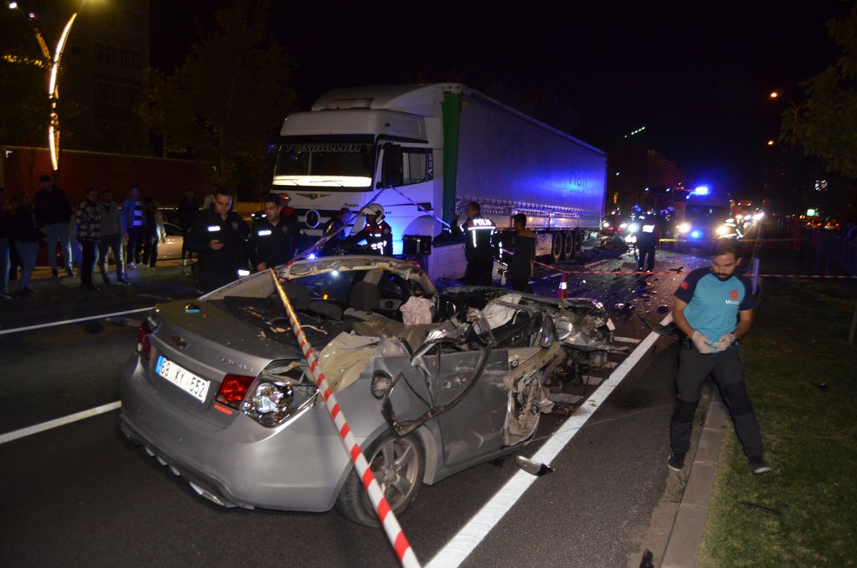 Aksaray'da Trafik Kazası: Bir Kişi Hayatını Kaybetti, Diğeri Yaralandı