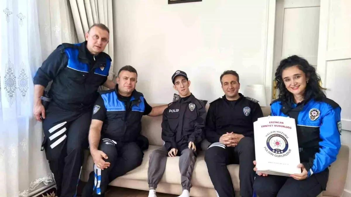 Erzincan'da Özel İhtiyaçlı Samet'in Polis Üniforması Hayali Gerçekleşti