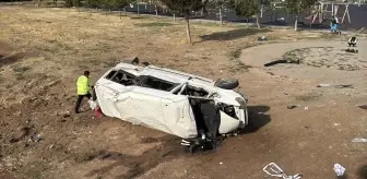 Sivas'ta Minibüs Devrildi: 4 Yaralı