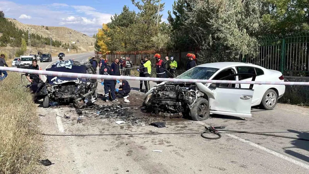 Sivas'ta Trafik Kazası: 1 Ölü, 1 Ağır Yaralı