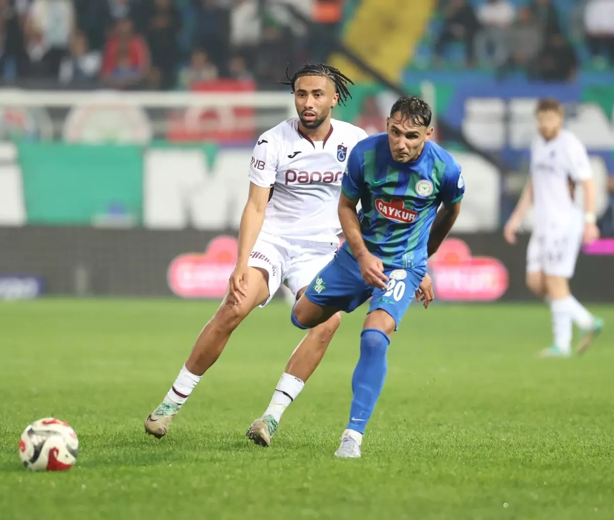 Trabzonspor, Rizespor'u Mağlup Etti: Üst Üste 3. Galibiyet