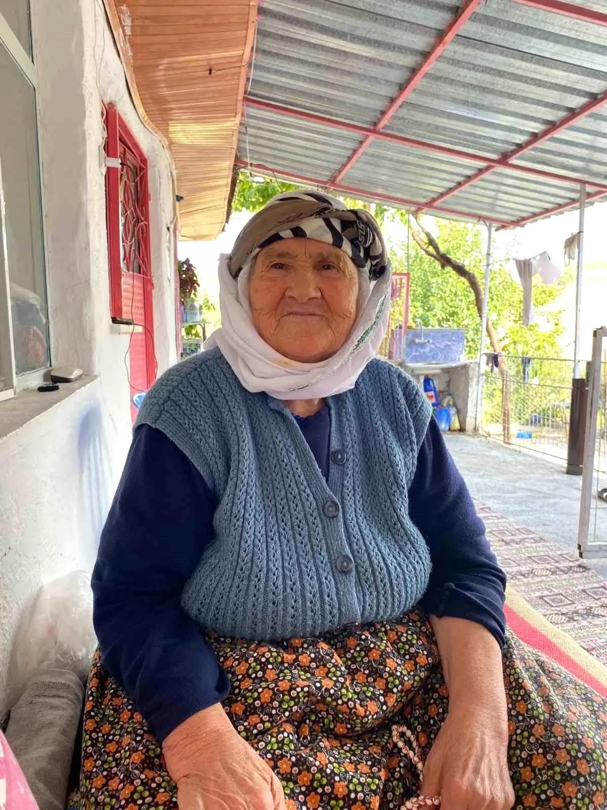 Manisa'da Traktör Kazası: 85 Yaşındaki Kadın Hayatını Kaybetti