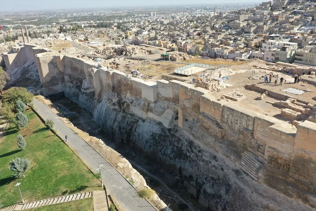 Urfa Kalesi'nde 5. yüzyıla ait mozaik bulundu
