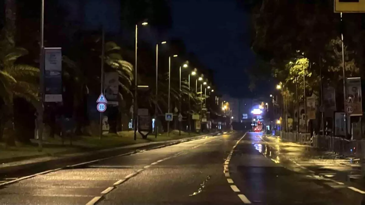 İstanbul'da Cumhuriyet Bayramı Provaları Nedeniyle Bazı Yollar Trafiğe Kapatıldı