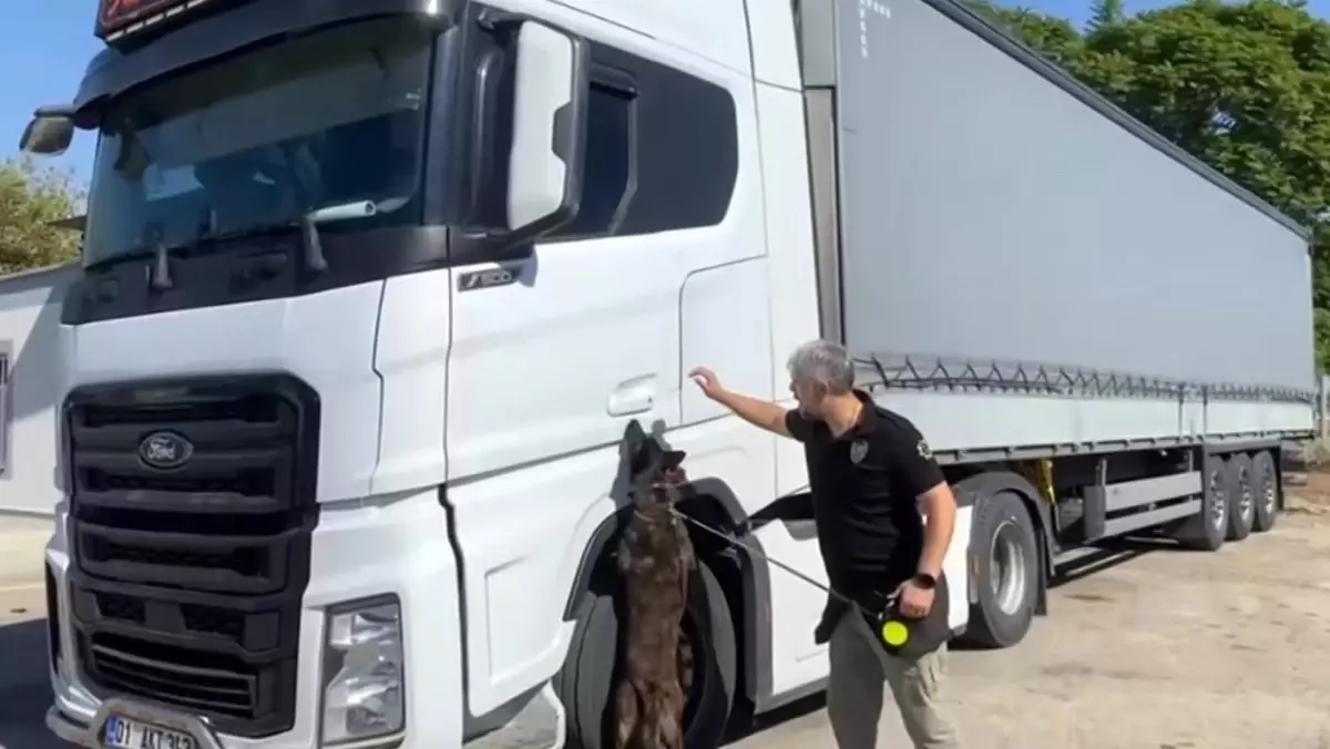 Adana'da 55 Kilogram Uyuşturucu Ele Geçirildi, Tır Sürücüsü Tutuklandı