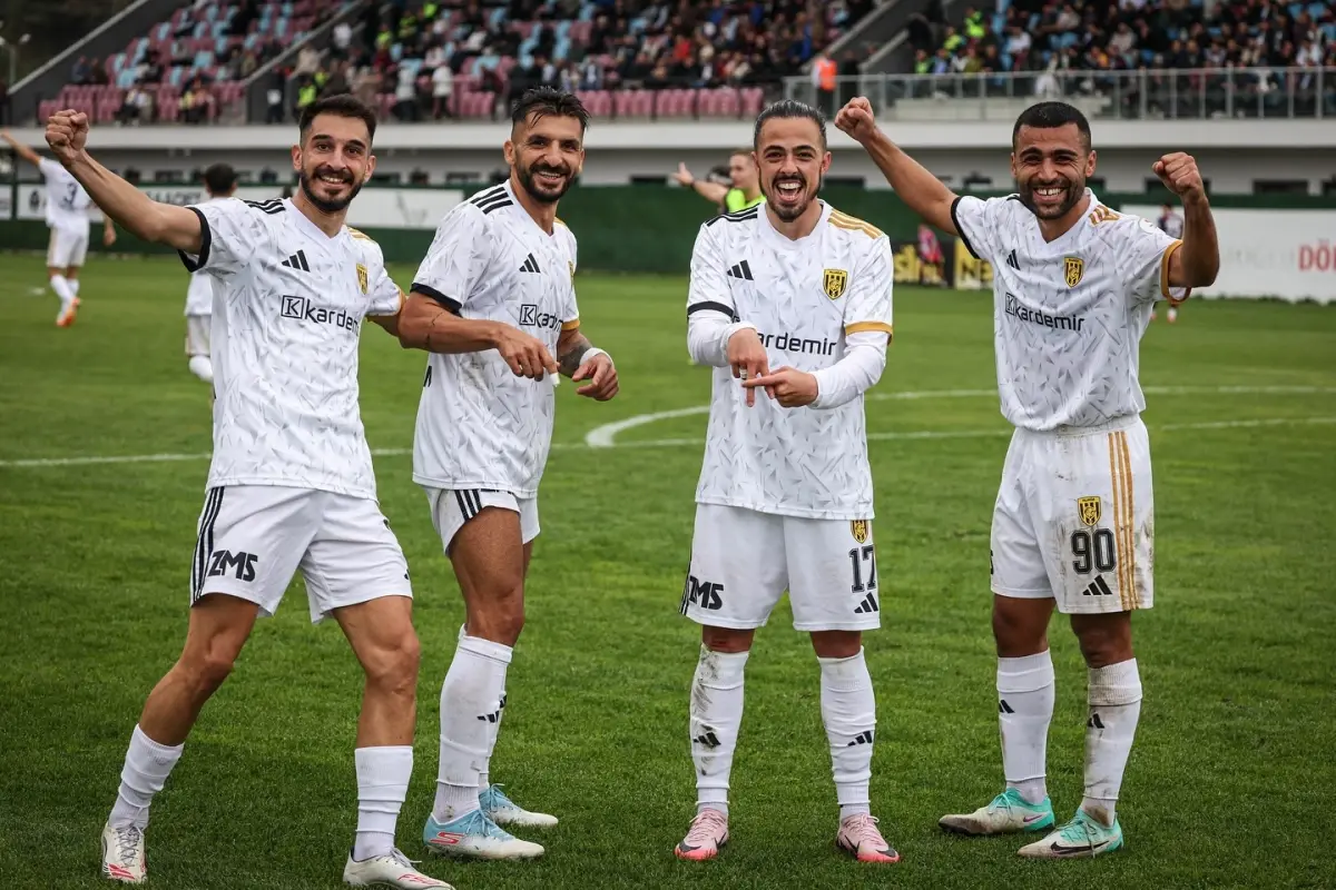 Aliağa FK Zirve Yarışında İddialı: 1461 Trabzon'u 3-0 Geçti