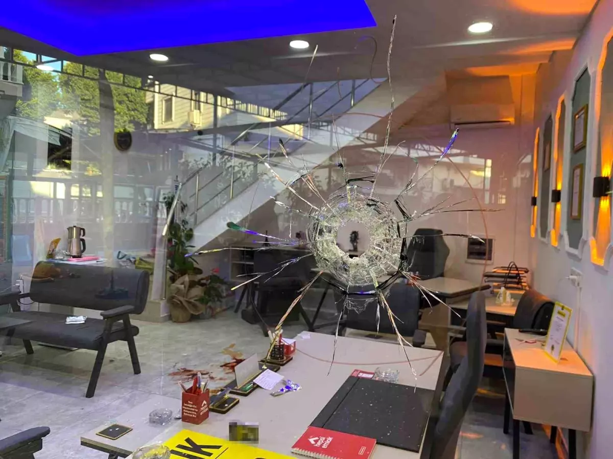 Antalya'da İki Grup Arasında Silahlı Kavga: 2 Ölü, 1 Yaralı