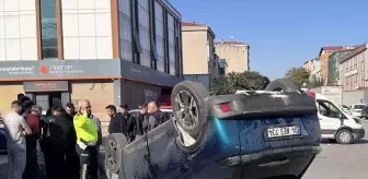 Ataşehir'de Ters Dönen Otomobilin Sürücüsü Yaralandı