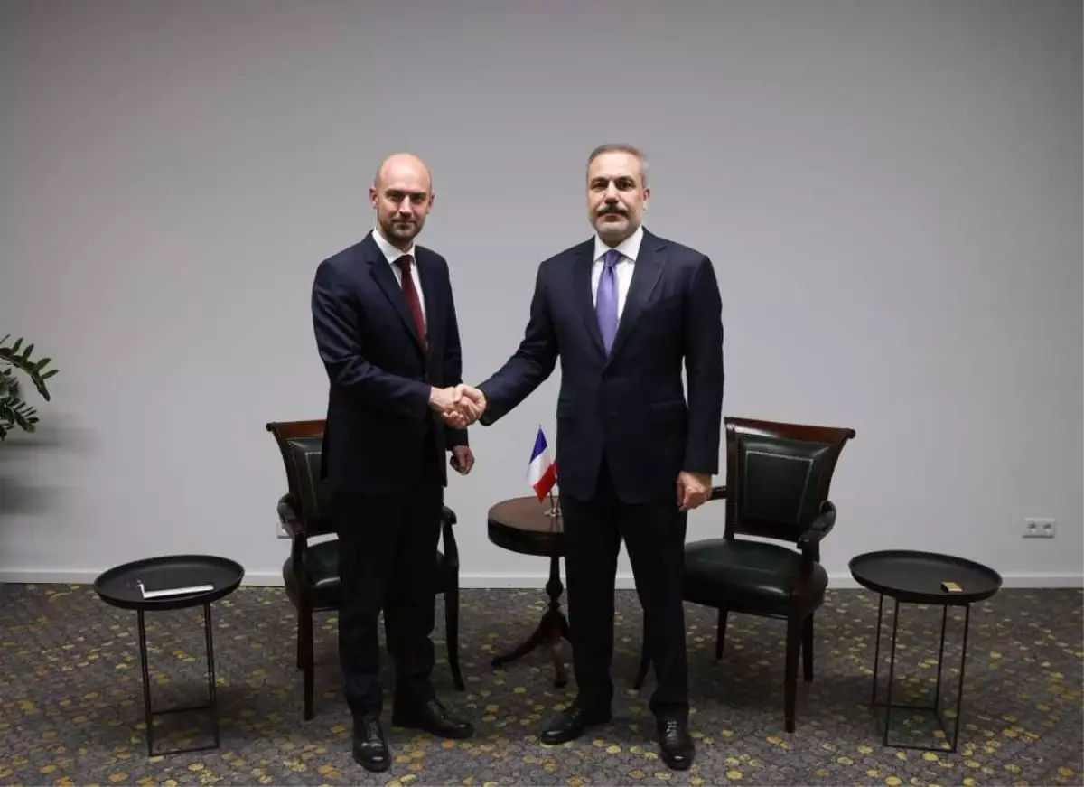 Dışişleri Bakanı Hakan Fidan Fransa Dışişleri Bakanı ile Lüksemburg'da Görüştü