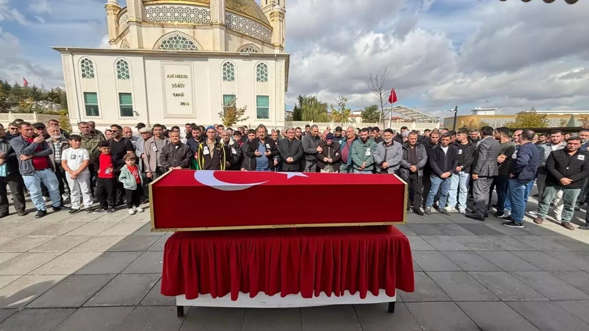 Kahraman Uzman Çavuş Kemal Ekri Son Yolculuğuna Uğurlandı