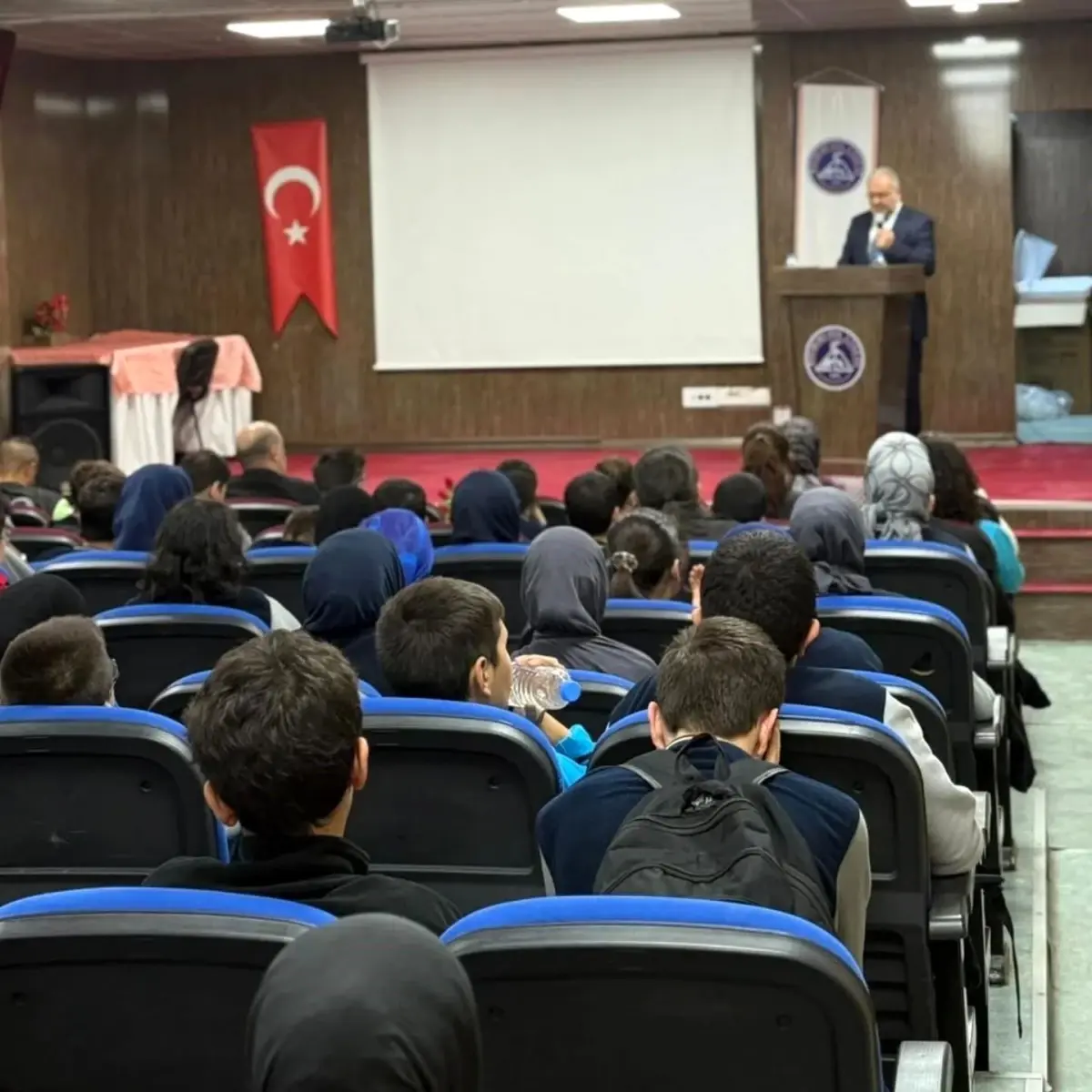 Bayburt'ta Mevlid-i Nebi Haftası Etkinlikleri: 'Peygamberimiz ve Aile Ahlakı' Konferansı