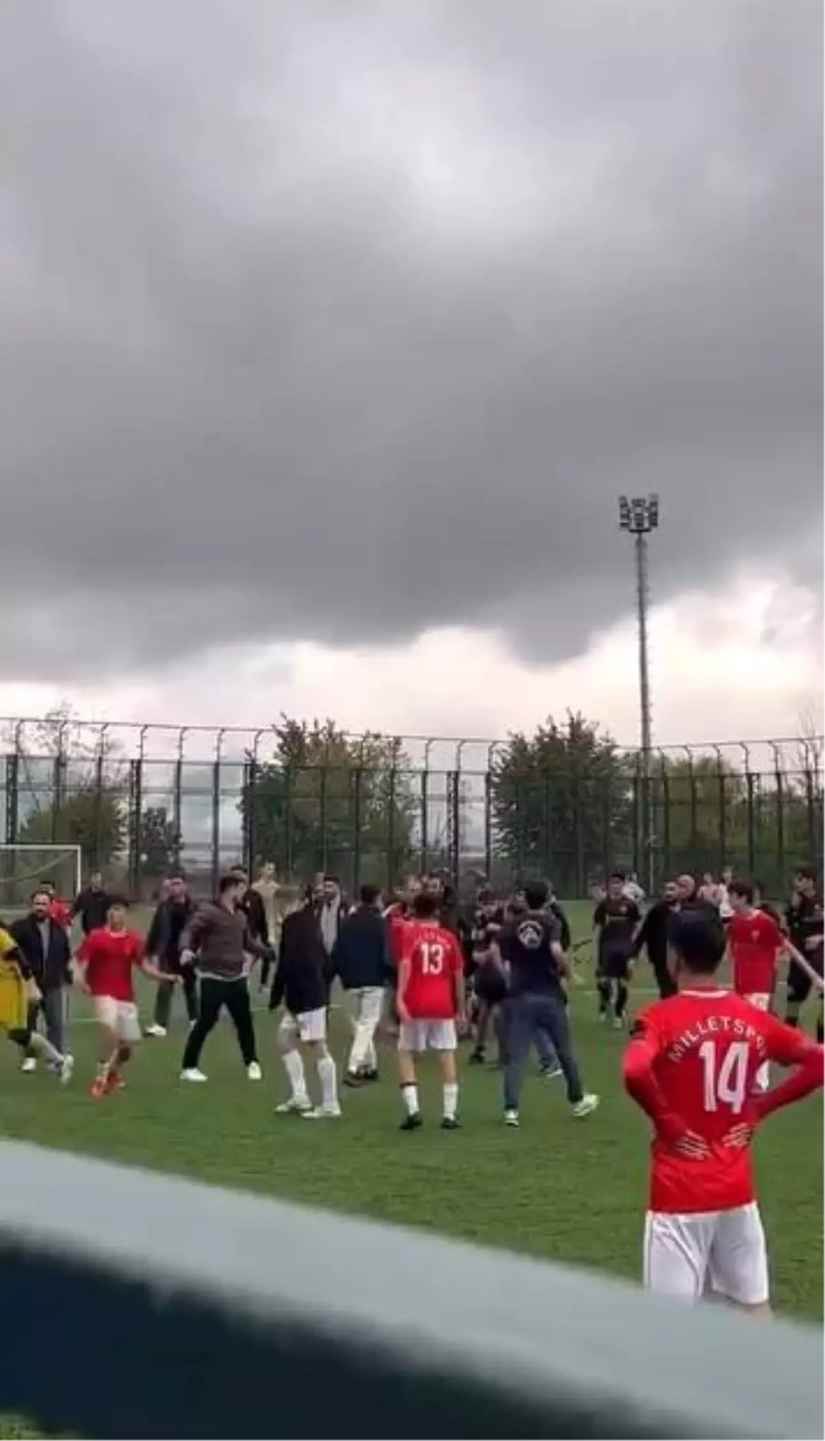 Bursa'da U16 Maçında Kavga Çıktı