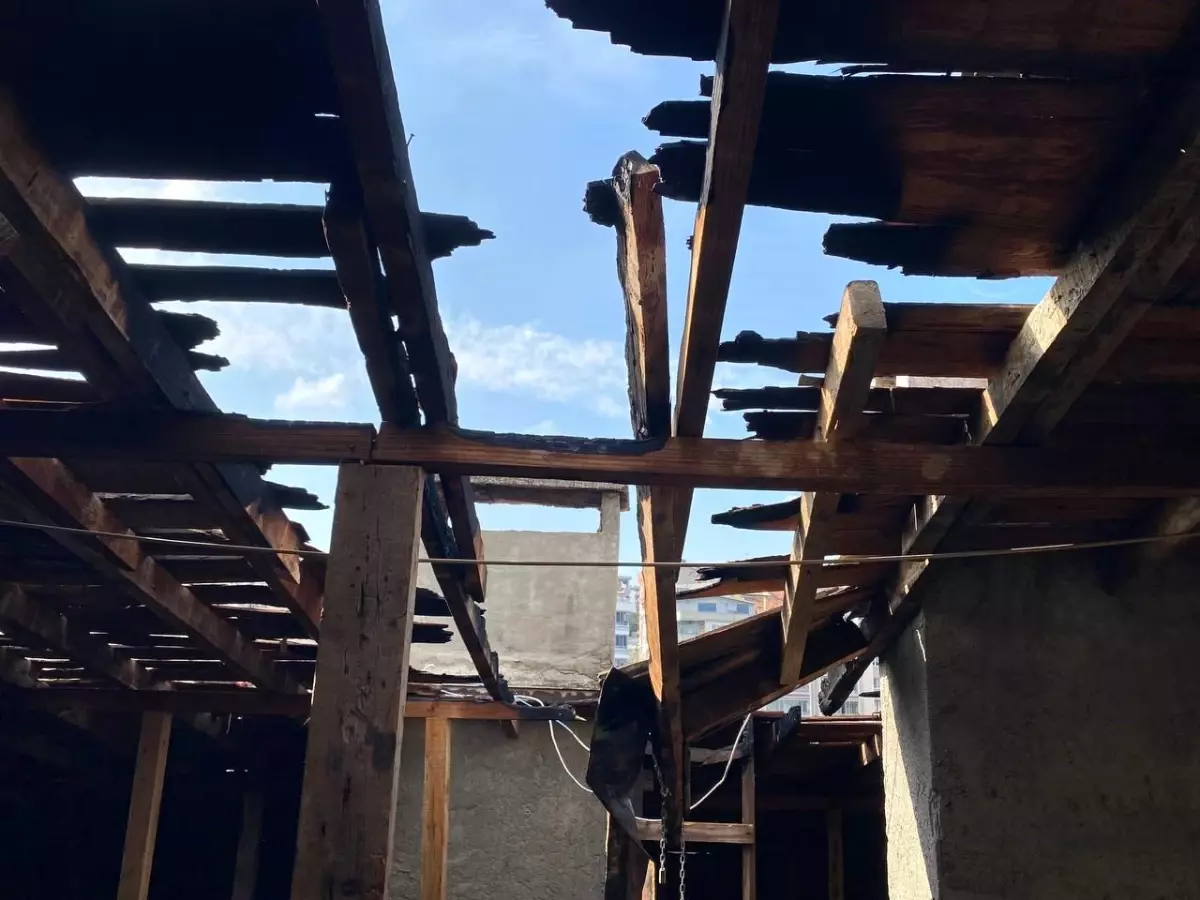 Bursa'da Dört Kez Yangın Çıkan Apartmanda Kundaklama Şüphesi