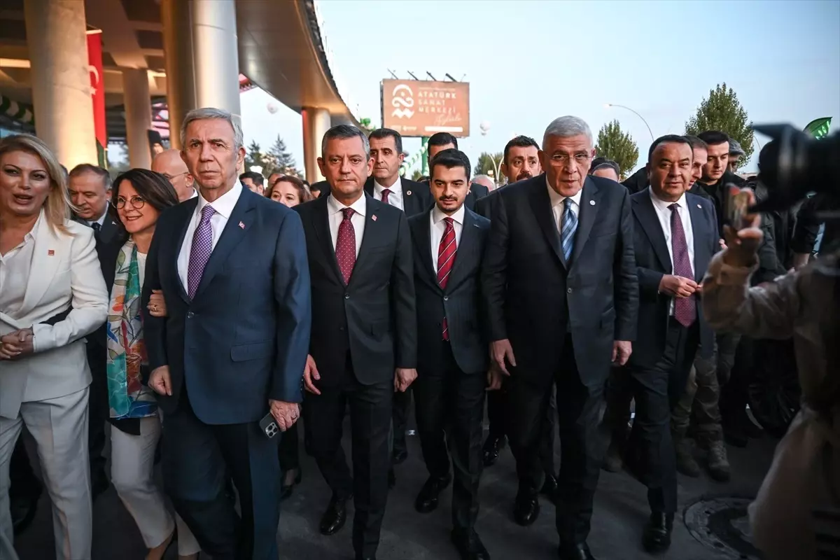 Özgür Özel: İddianame Perişanlık Belgesi