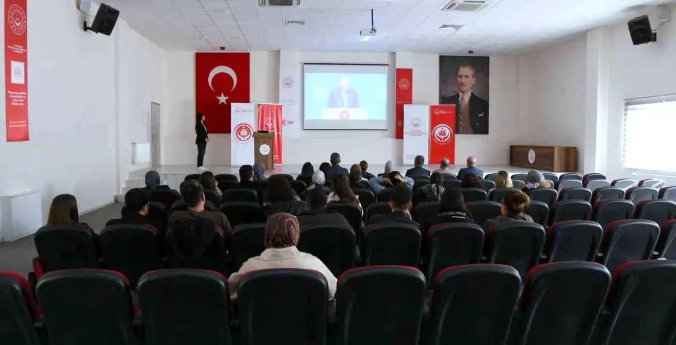Eskişehir'de Çocuk Hizmetleri Personeline Mesleki Eğitim Programı Başlatıldı
