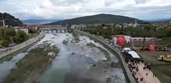 Osmancık'ta Kızılırmak Nehri'ne Şişme Kauçuk Savak Projesinin Temeli Atıldı