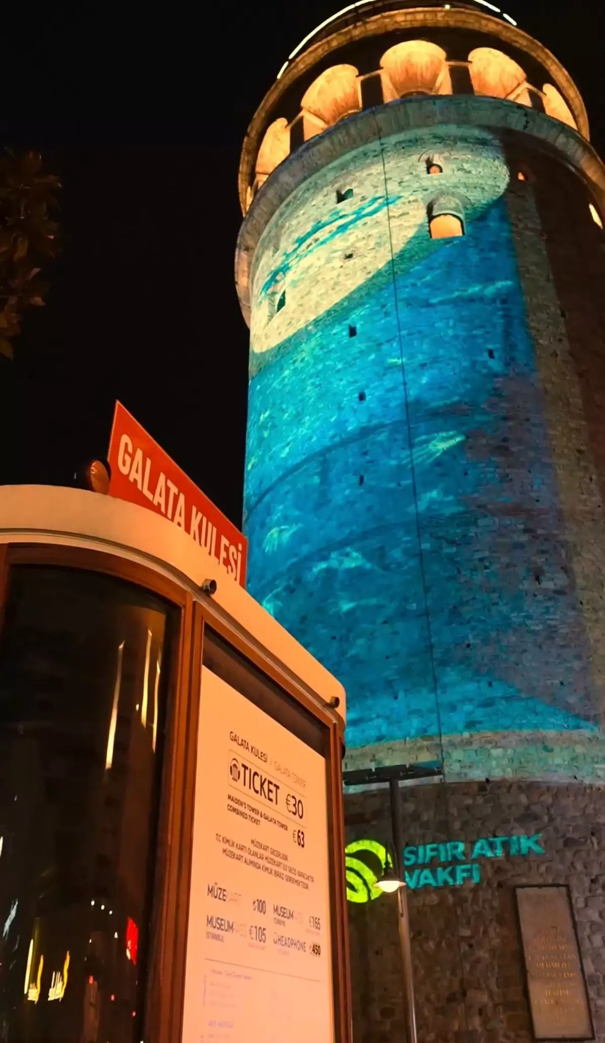 Emine Erdoğan'dan Galata Kulesi'nde 'Sıfır Atık' Paylaşımı