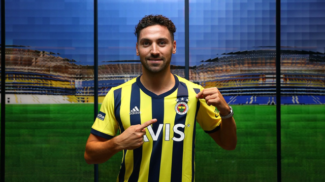 He played for Fenerbahçe and experienced championships with Galatasaray! He became clubless at the age of 31.