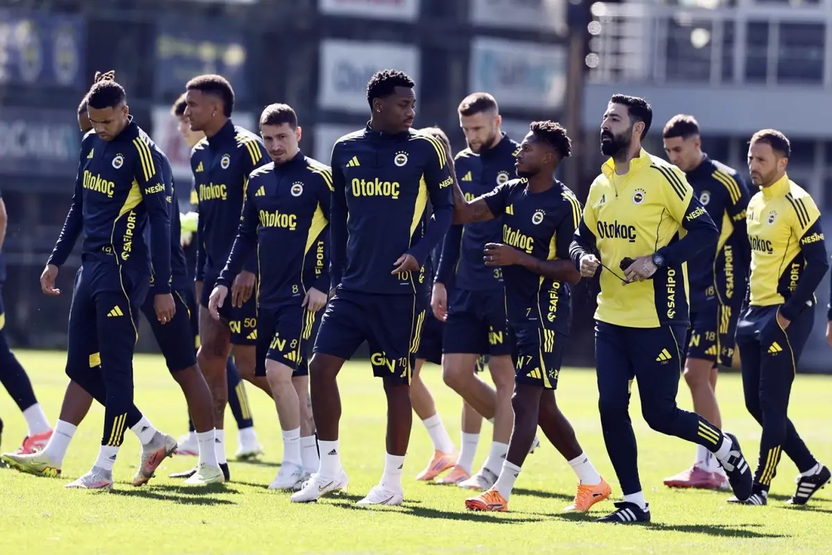 Fenerbahçe taraftarına büyük müjde! Yıldız isim geri döndü