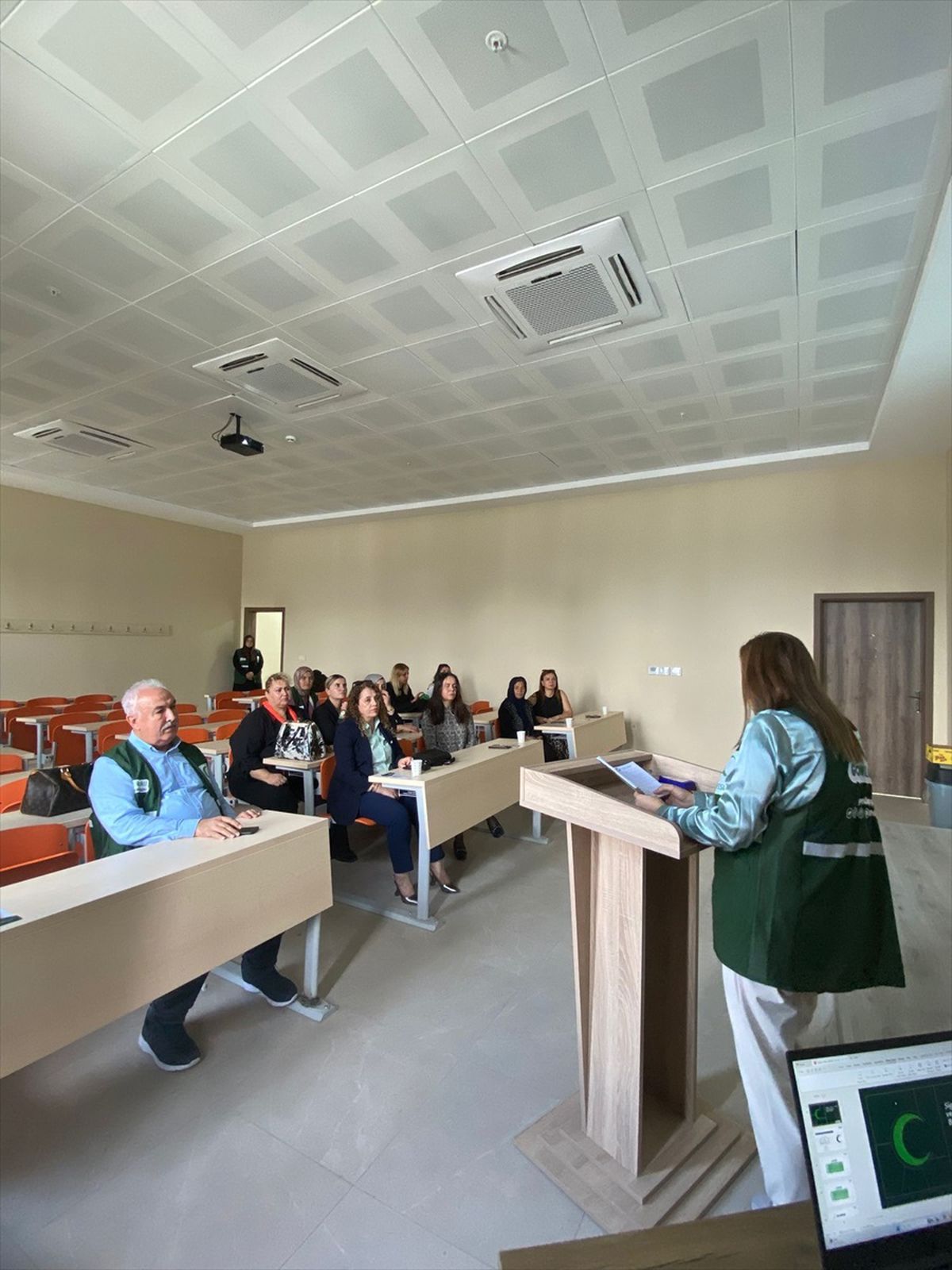 Hatay'da Kadın Muhtarlara Bağımlılıkla Mücadele Eğitimi