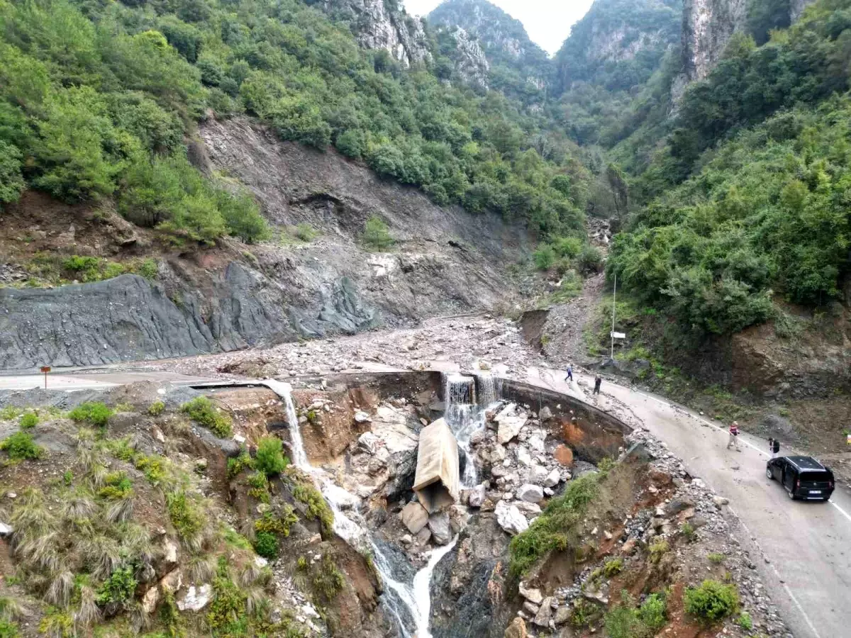 Hatay'da Şiddetli Yağış Hayatı Olumsuz Etkiledi