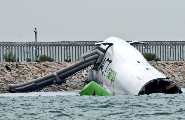 The cargo plane that lost control during landing in Hong Kong was dragged into the sea
