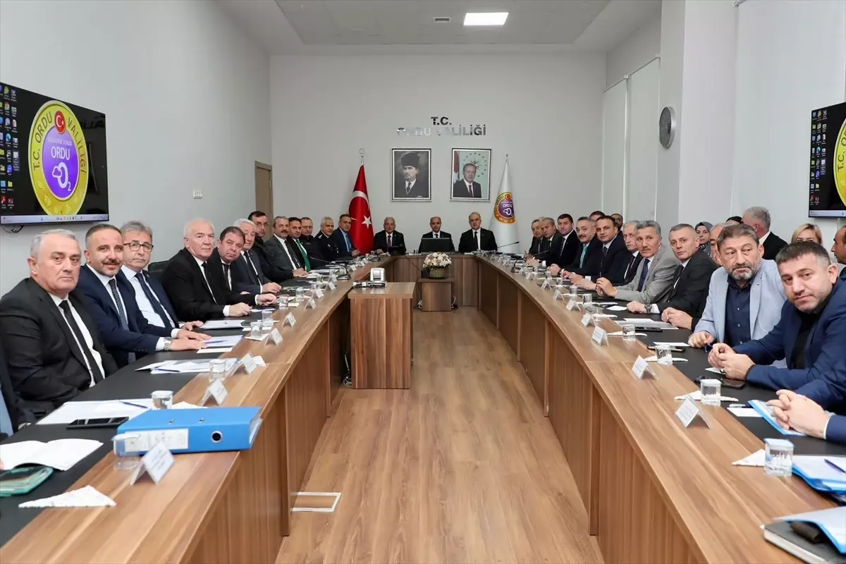 İçişleri Bakan Yardımcısı Aktaş, Ordu'da Sokak Hayvanları Konusunda Toplandı