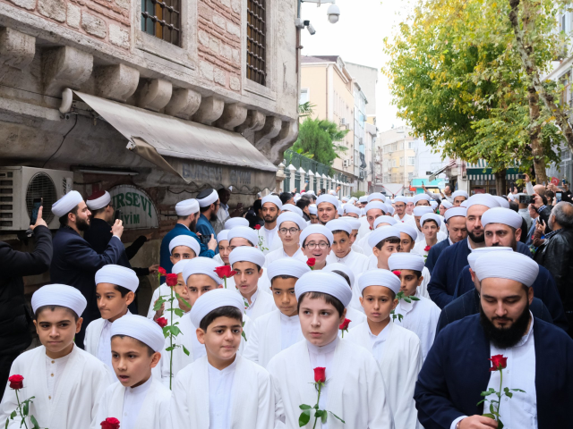 The 'icazet' event from the İsmailağa community! They walked to Yavuz Sultan Selim Mosque