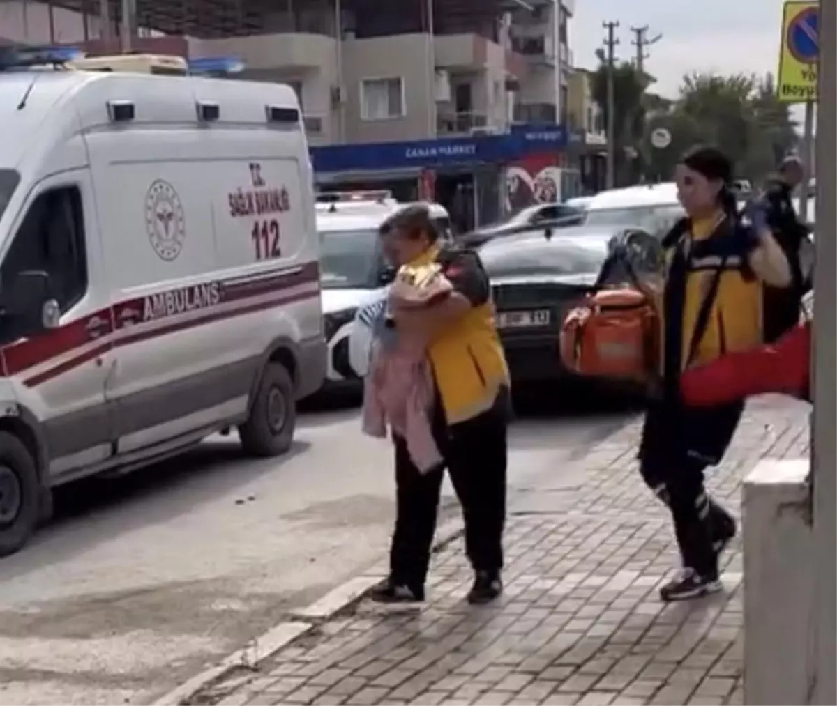 İzmir'de Cami Avlusunda Bulunan Bebek Sağlık Durumu İyi