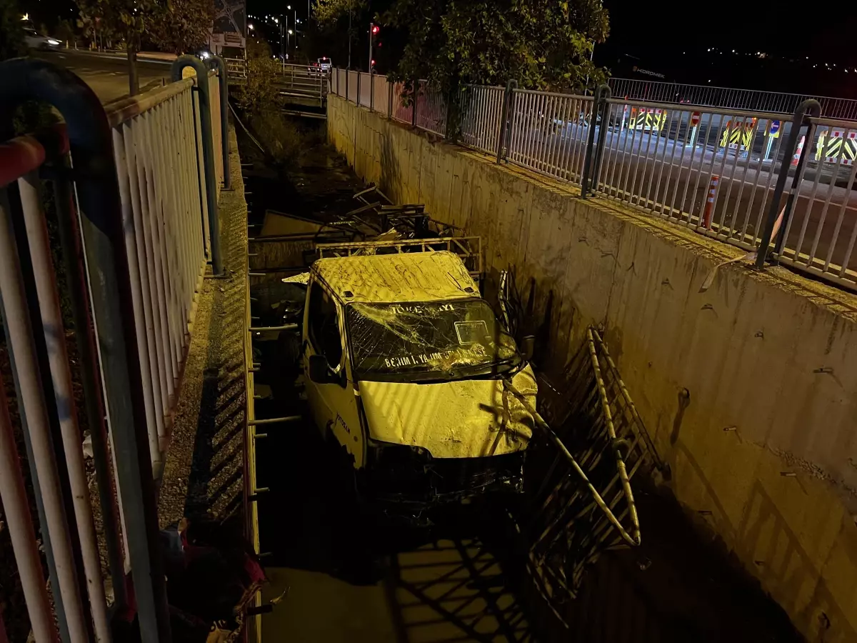 Kayseri'de Kamyonet Sulama Kanalına Düştü: 2 Yaralı