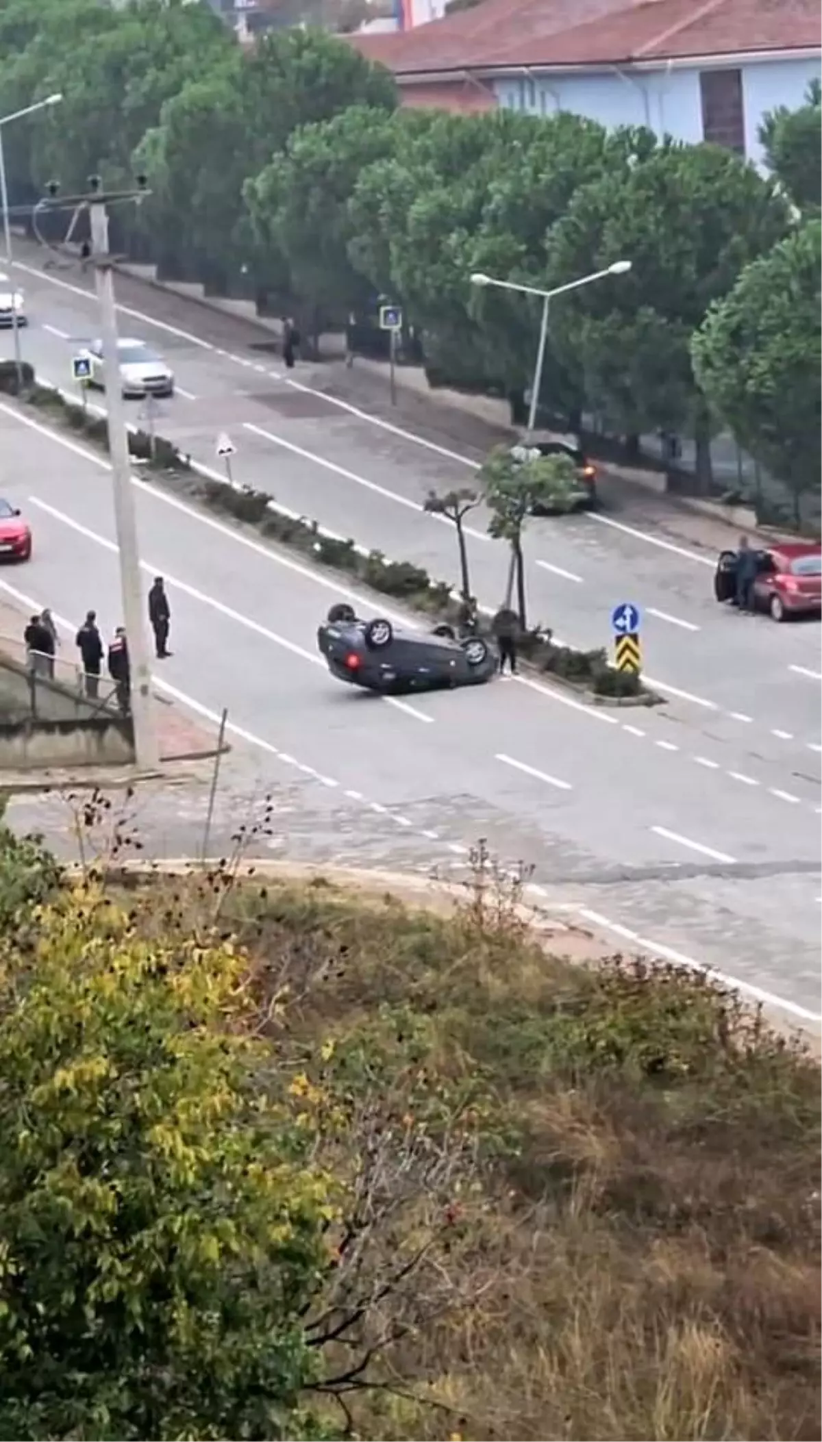 Bursa'da Takla Atan Otomobilin Sürücüsü Hafif Yaralandı