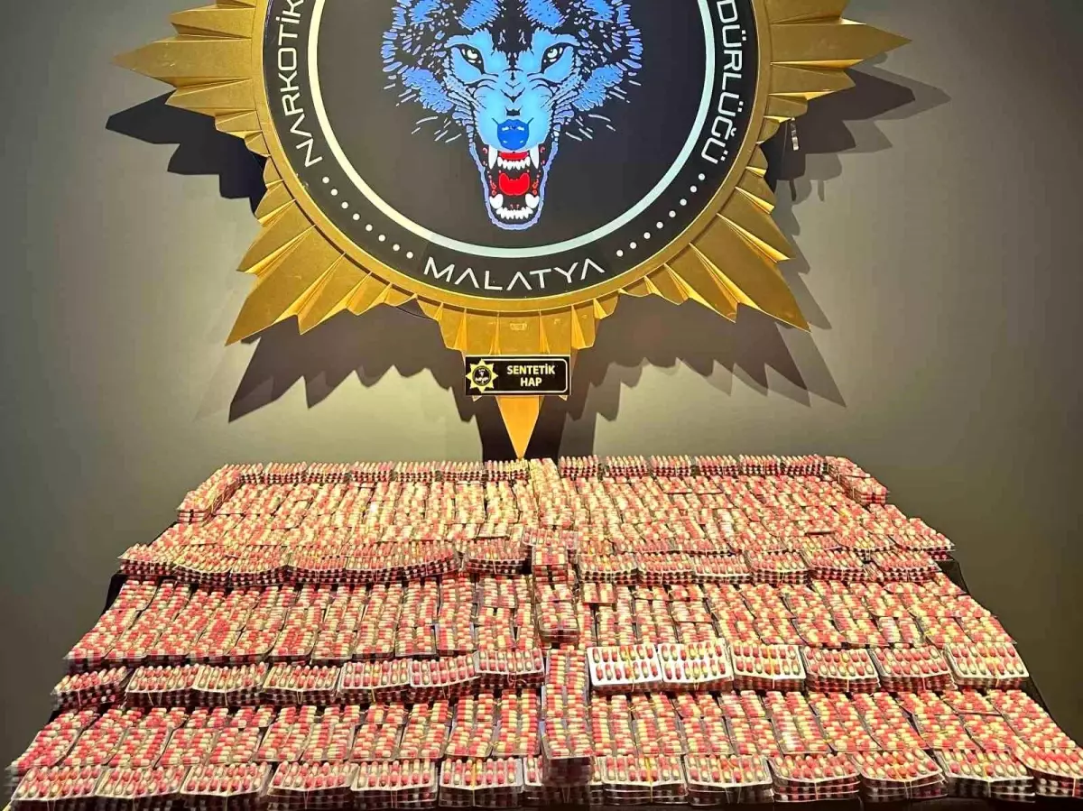 Malatya'da Sokak Satıcılarına Yönelik Operasyonda 22 Bin 440 Hap Ele Geçirildi