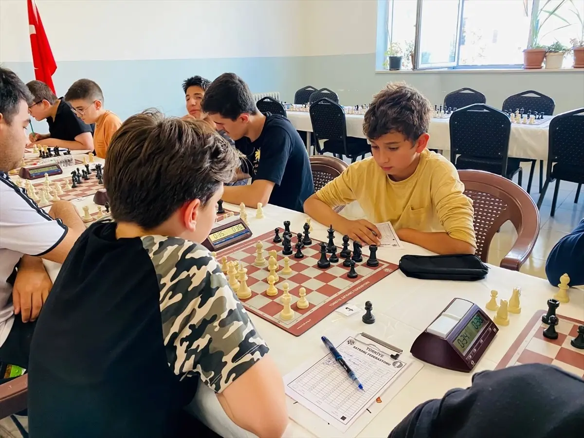 Cumhuriyet Bayramı Satranç Turnuvası Nusaybin'de Gerçekleşti