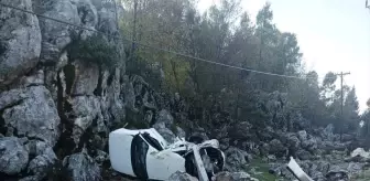 Osmaniye'de Otomobil Devrildi: 1 Ölü, 1 Yaralı