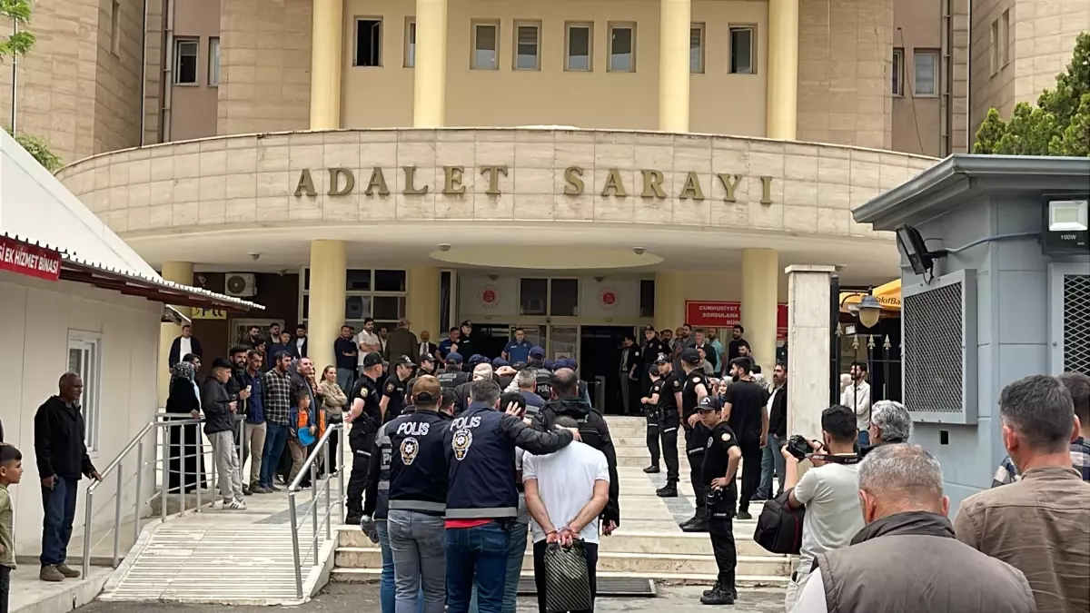 Şanlıurfa'da Arkadaşını Bıçakla Öldüren 14 Yaşındaki Çocuk Tutuklandı