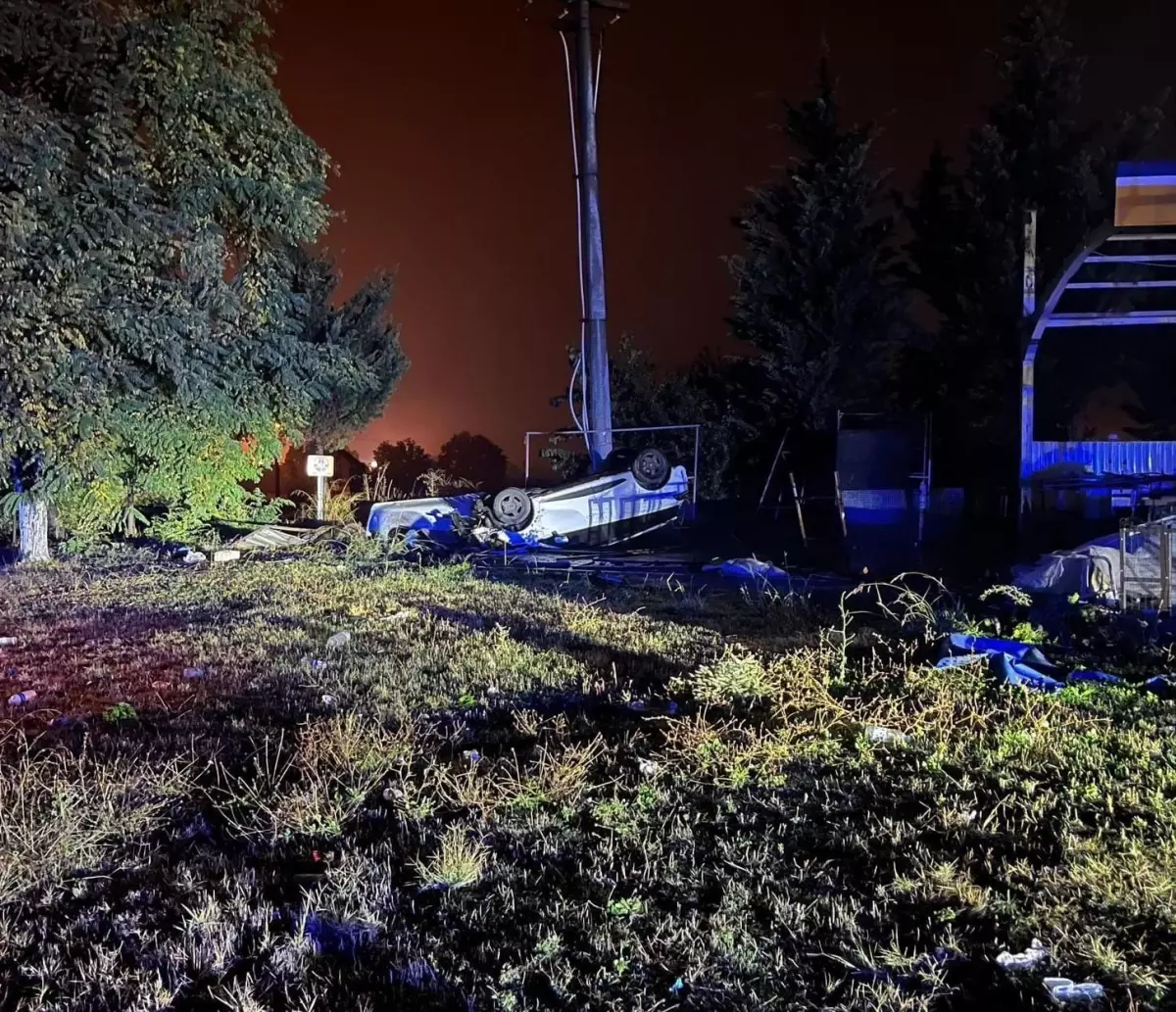 Yağmur Sonrası Takla Atan Araçta İki Kişi Yaralandı