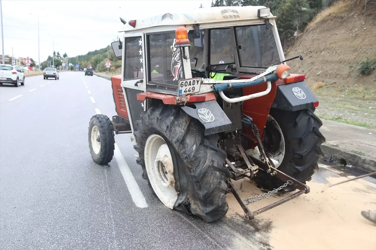 Amasya'da Traktör ve Kamyonet Çarpıştı: 2 Yaralı