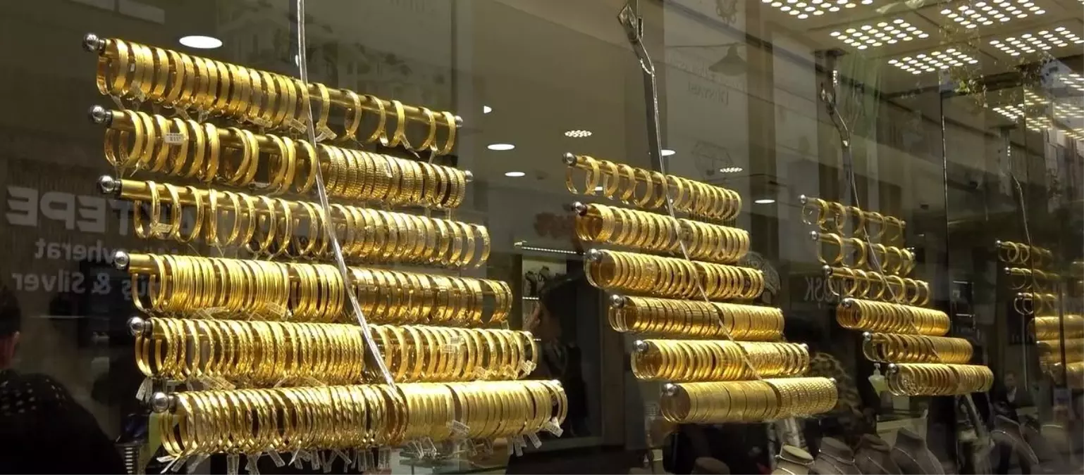 Yatırımcıların Tercihi Artık Altın: Dövize Olan Talep Düşüyor