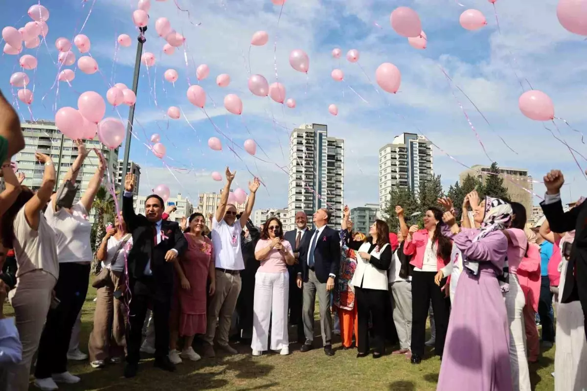 Adana'da Meme Kanseri Farkındalık Etkinliği ile Pembe Balonlar Gökyüzüne Uçtu
