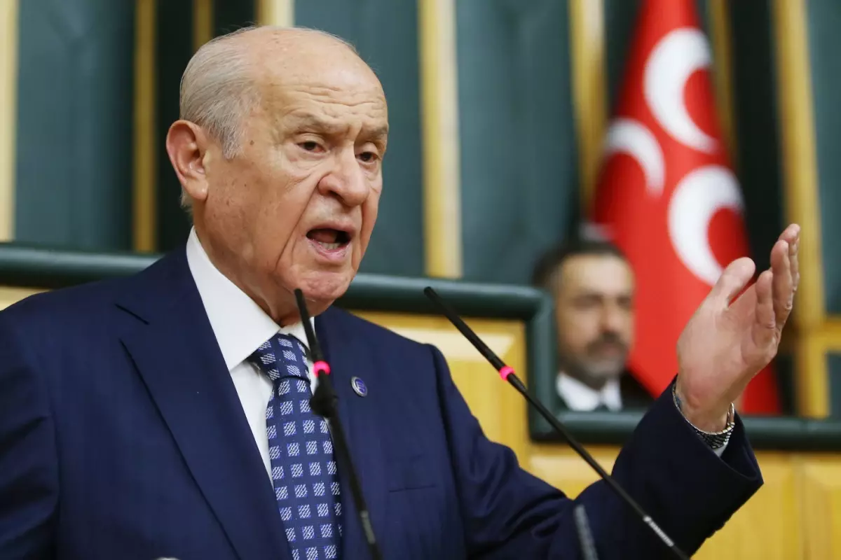 Bahçeli tarihi çağrısını yineleyip plaka verdi: 81 Düzce'den sonra 82 KKTC olmalı