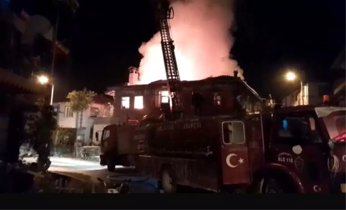 Burdur'da 2 Katlı Ev Yangında Kullanılmaz Hale Geldi