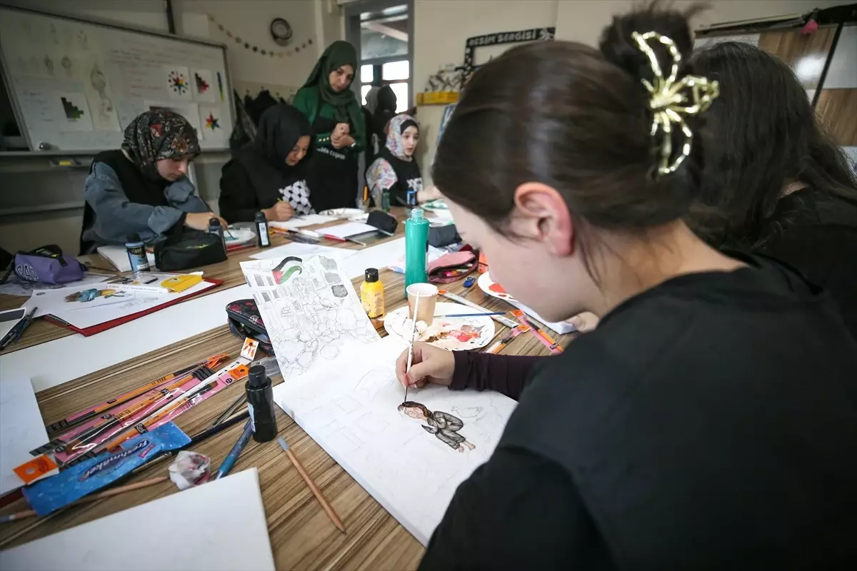 Bursa'da 'Zulmü Fırçala' Etkinliğiyle Filistin'e Destek