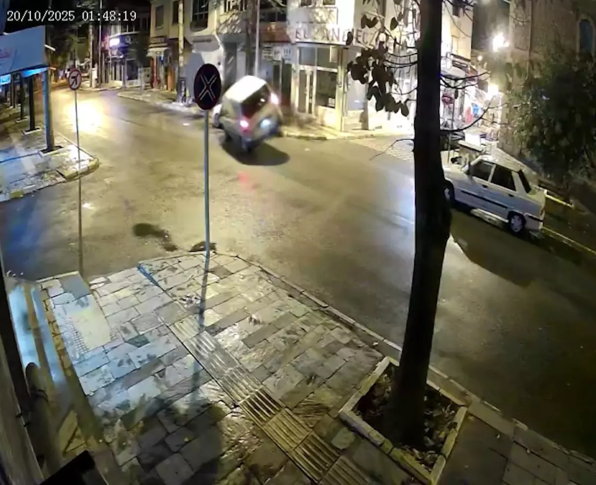 Isparta'da Devrilen Araçtan Baba ve Kızı Kurtarıldı