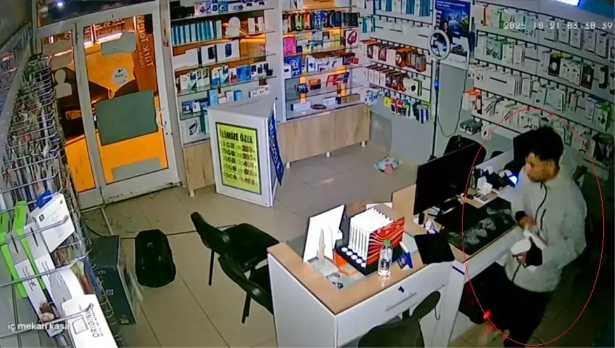 Elazığ'da Telefon Bayisinde 70 Bin TL'lik Hırsızlık