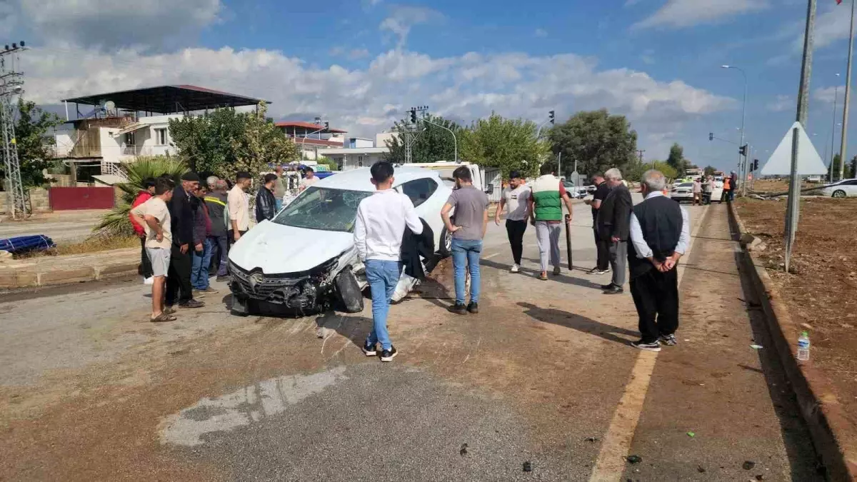 Hatay'da Otomobil Kazasında Bir Sürücü Yaralandı