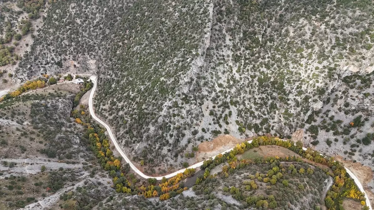Isparta'nın Zindan Mağarası Sonbaharda Göz Kamaştırıyor