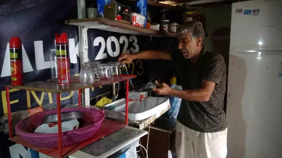 İyilik Başını Yaktı: Antalya'da 5 Çocuk Babası Kurtuluş Gümüş Borçlar Yüzünden Eşinden Ayrıldı